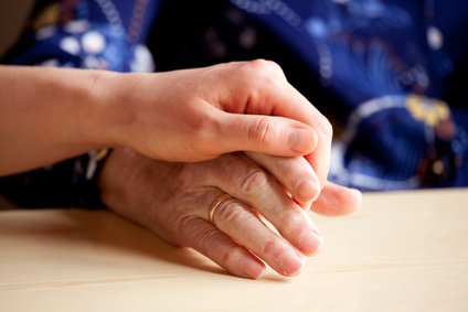 comfort-hand-holding
